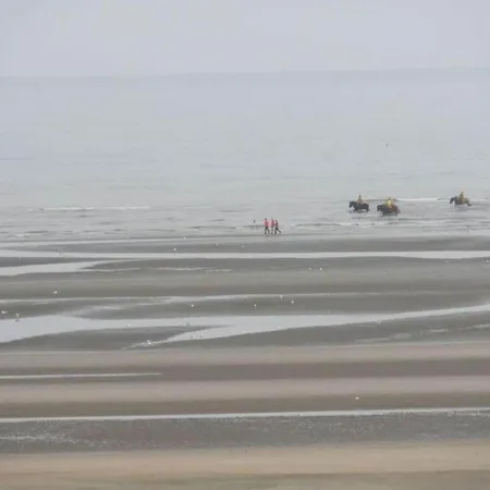 Lejlighed In Belgium Near Coastal Charm